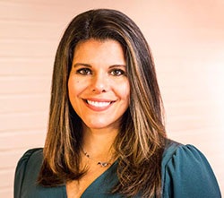 Vivian Salama